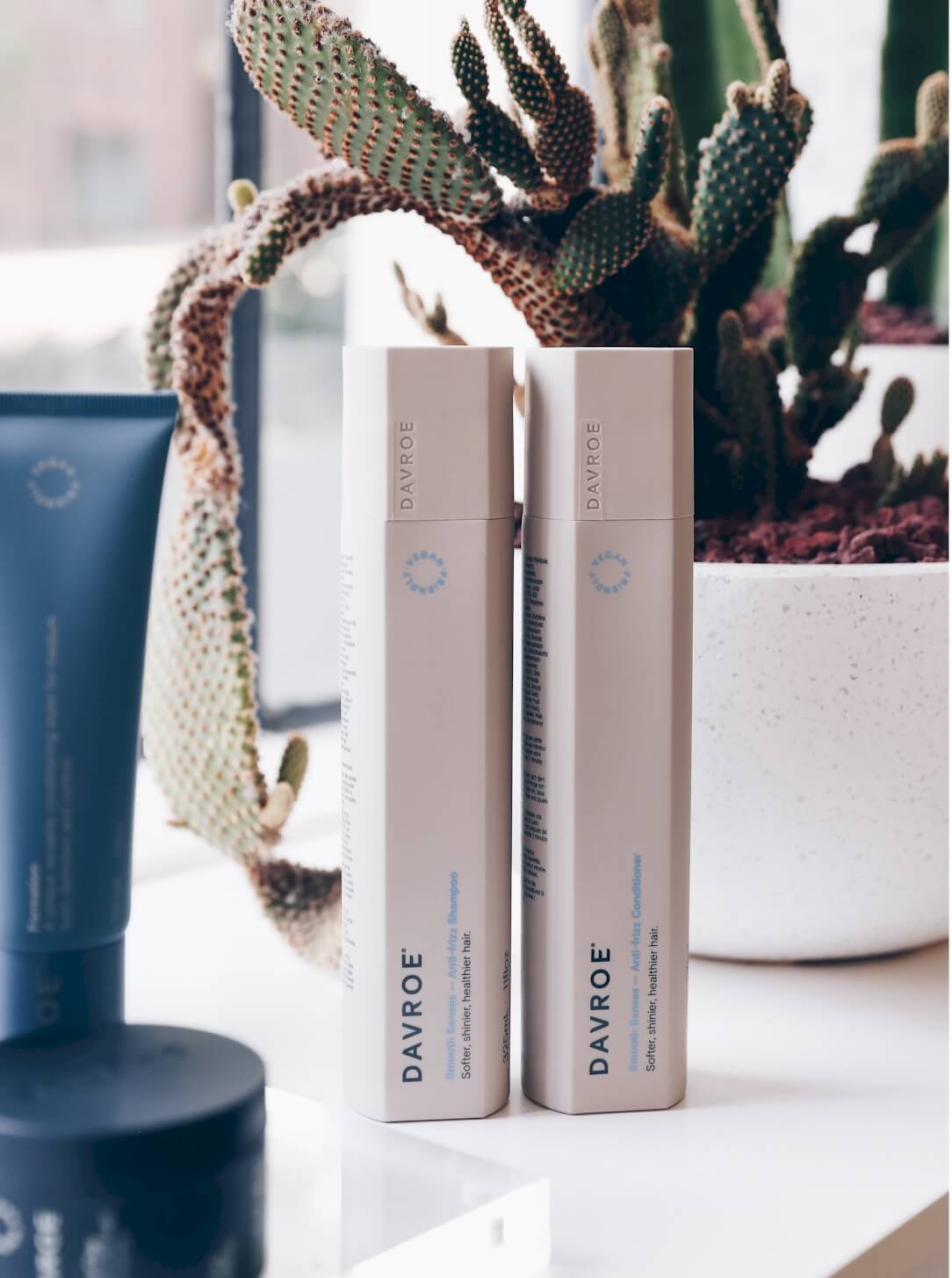 DAVROE Plant-based hair care products contain gentler, antioxidant-rich ingredients working to enhance your scalp’s natural state, rather than work against it.