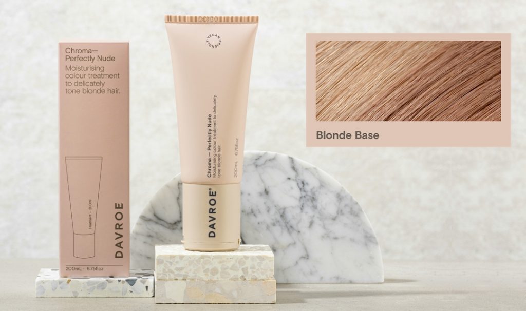 Perfectly Nude Chroma leaves blonde hair with a creamy hue, removing warm gold tones. Improves hair strength, while adding moisture, leaving hair nourished and revitalised.