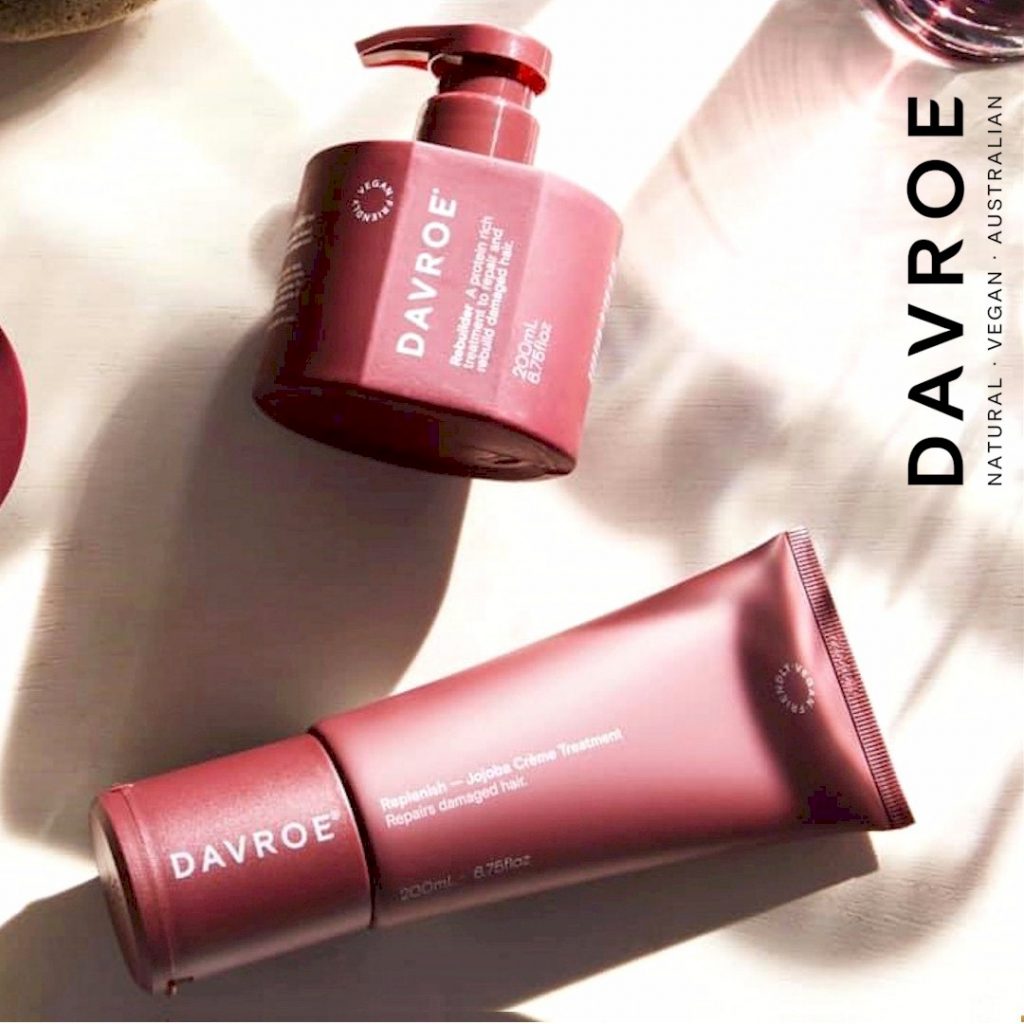 DAVROE Rebuilder Protein Hair Reconstructor: Instantly rebuilds damaged hair, while restoring strength, body and shine.
Replenish Jojoba Crème Treatment: works from the inside out to help strengthen, repair, provide silkiness and shine to the hair using pure plant extracts and strengthening rice proteins