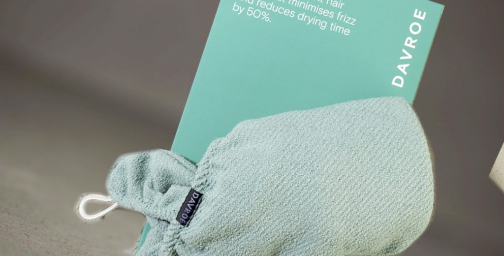 CURLiCUE Rapid Dry Hair Wrap
is A soft, absorbent hair towel that minimises frizz and reduces drying time by 50% Our Davroe Hair Wrap makes for fast, convenient drying, that leaves hair smoother and shinier. Made of highly absorbent, lightweight fibers, our Hair Wrap removes the need for heat or friction; reducing frizz, defining curls, and leaving the hair cuticle smoother. Use of our Hair Wrap reduces drying time by 50%, without drying out the hair follicle; gently speeding up the drying process also reduces breakage by quickly moving hair out of it’s more vulnerable, wet state. Complete with a button and loop closure to keep it in place, our Hair Wrap is effortless to use.